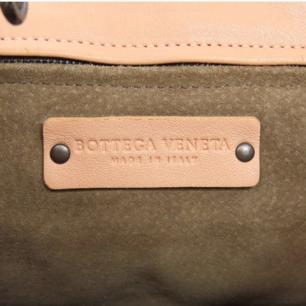 Authentic Bottega Veneta Pink and Cream Intrecciato Tote Bag - Picture 9 of 13